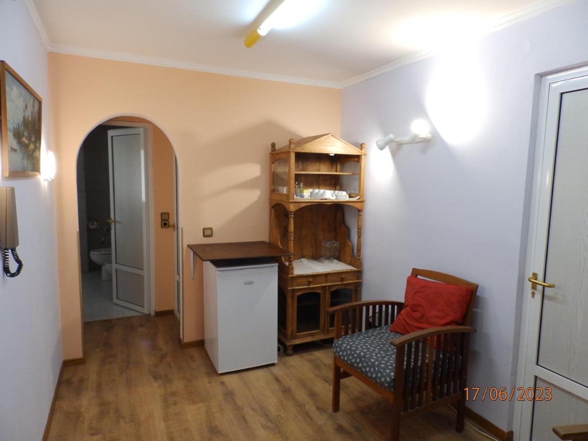 Muses Apartments Ερέτρια Εξωτερικό φωτογραφία